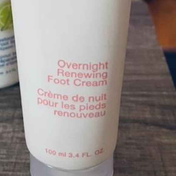 BUNDLE OF 5 NEW/SEALED AVON  - FOOT WORKS RELIEF REPAIR RESTORE RENEW  MASK - Picture 4 of 10